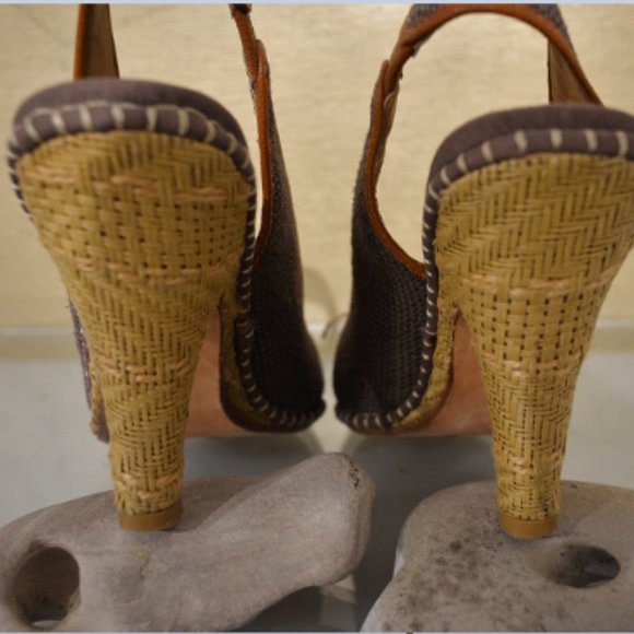 Vintage 90's Straw w Wood/Leather Fleur Toe Heels - Picture 5 of 8